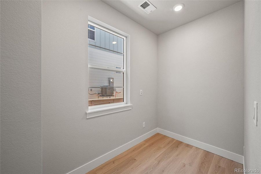 Spacious, unfurnished interior of a new home in , Littleton (Image 12).