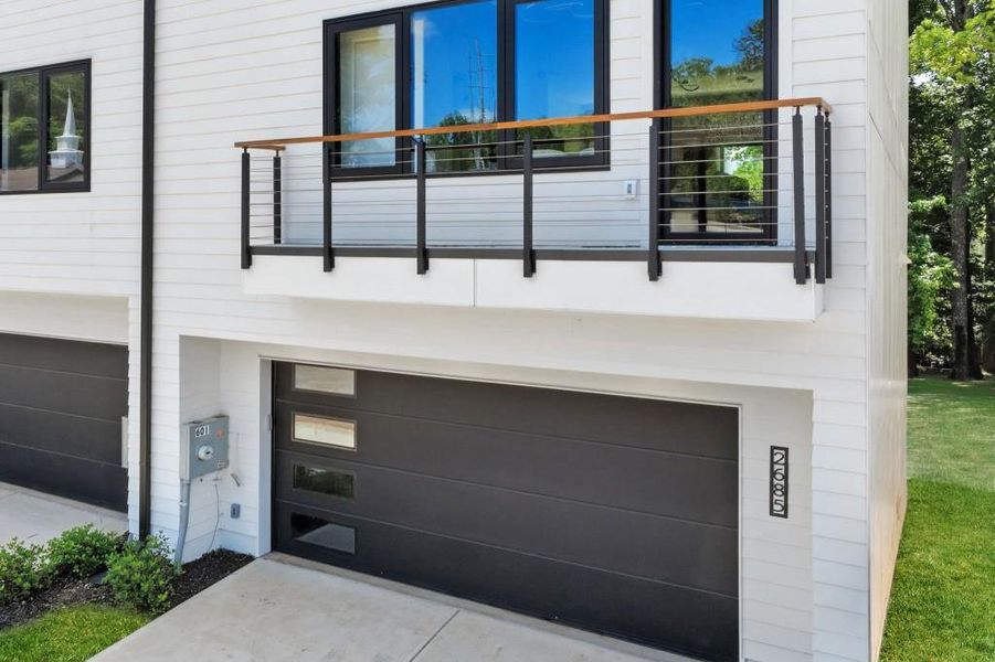 Exterior details and patio area of a home in , Decatur (Image 3).