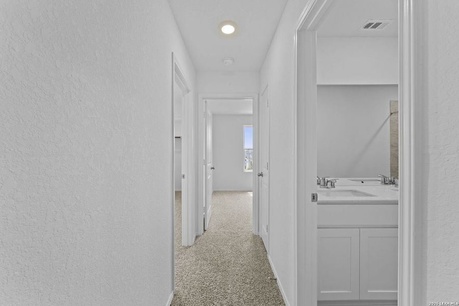 Spacious, unfurnished interior of a new home in Blue Ridge Ranch, San Antonio (Image 22). Spacious, unfurnished interior of a new home in Blue Ridge Ranch, San Antonio (Image 22).