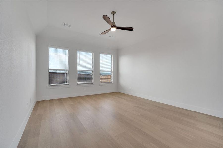 Spacious, unfurnished interior of a new home in Westside Preserve, Midlothian (Image 19).