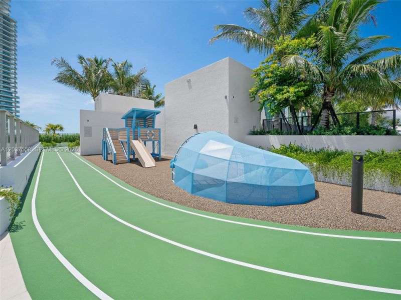 Community amenities in 2200 Brickell, Miami (Image 69). Community amenities in 2200 Brickell, Miami (Image 69).