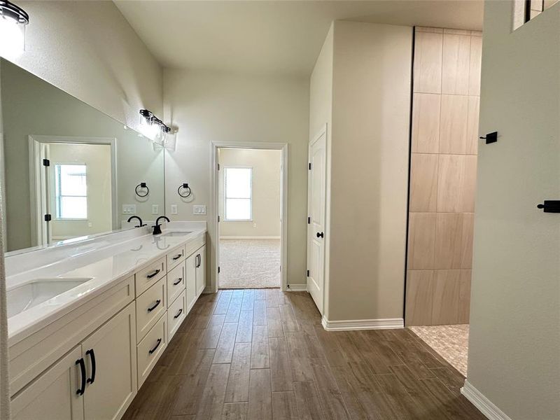 Furnished interior view inside a new home in , Lorena (Image 10).