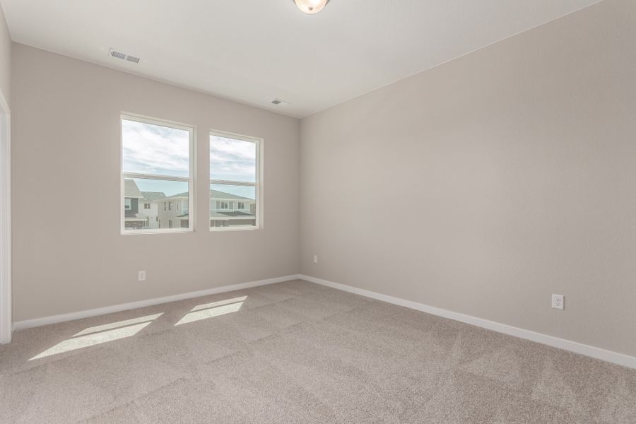 Spacious, unfurnished interior of a new home in Painted Prairie, Aurora (Image 14).