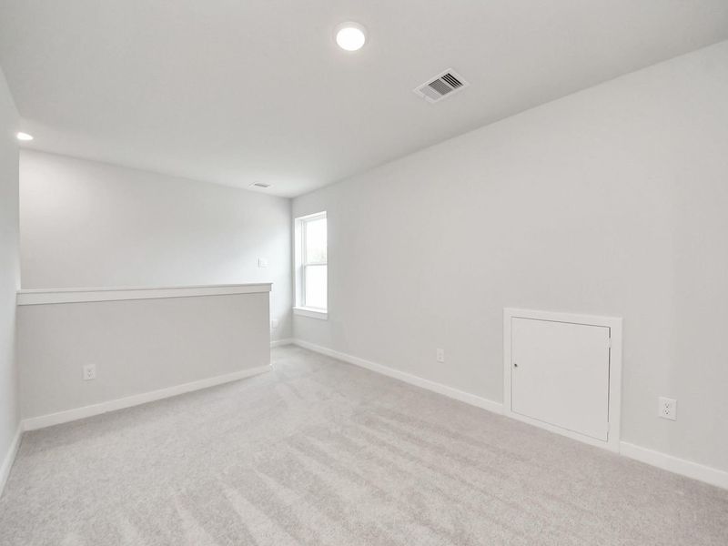 Spacious, unfurnished interior of a new home in Caney Creek Place, Conroe (Image 28).