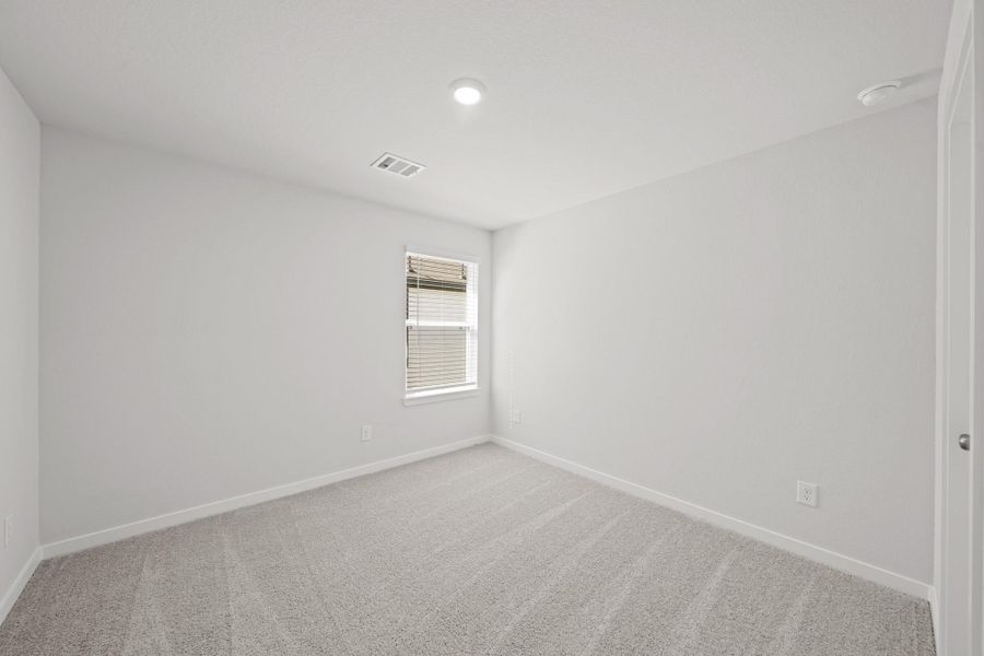 Spacious, unfurnished interior of a new home in Paloma at Sanford Farms, Waller (Image 20).