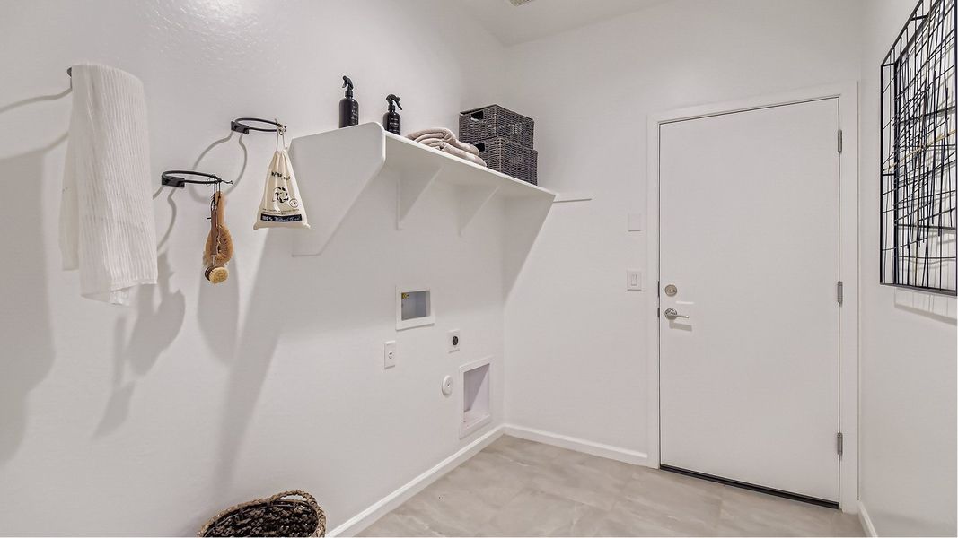 3078 Solana Laundry Base2