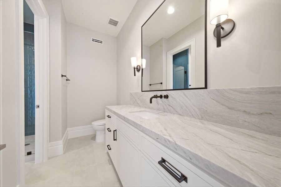 Furnished interior view inside a new home in , Houston (Image 38). Furnished interior view inside a new home in , Houston (Image 38).