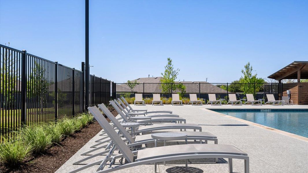 Community amenities in Carillon, Manor (Image 22).