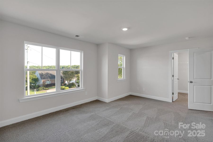 Spacious, unfurnished interior of a new home in , Lincolnton (Image 17).