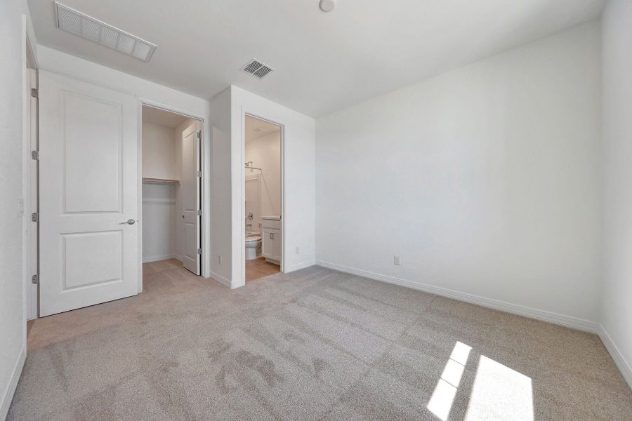 Spacious, unfurnished interior of a new home in Tierra Vistoso, Surprise (Image 15).