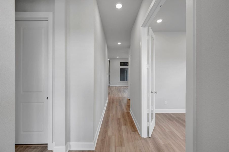 Spacious, unfurnished interior of a new home in Sienna - Landmark Row Collection, Missouri City (Image 23).