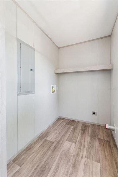 Spacious, unfurnished interior of a new home in , Lake Wales (Image 12).