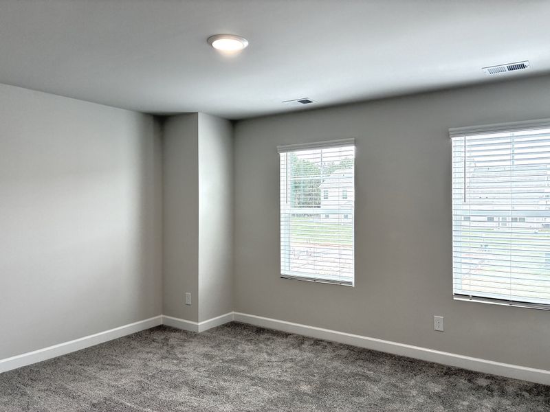 Spacious, unfurnished interior of a new home in Holly Ridge, Greenville (Image 20). Spacious, unfurnished interior of a new home in Holly Ridge, Greenville (Image 20).