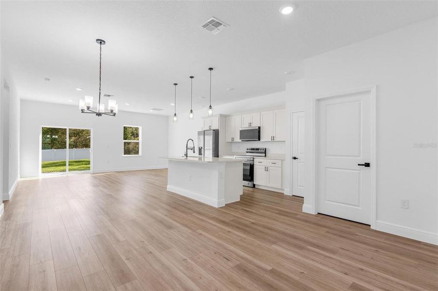 Spacious, unfurnished interior of a new home in , Ocala (Image 31).