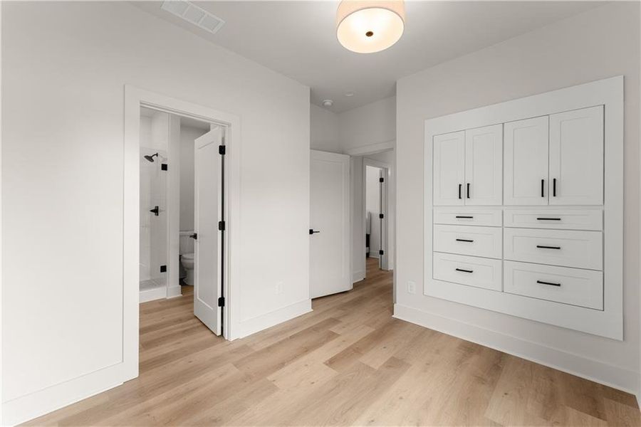 Spacious, unfurnished interior of a new home in , Gainesville (Image 22).