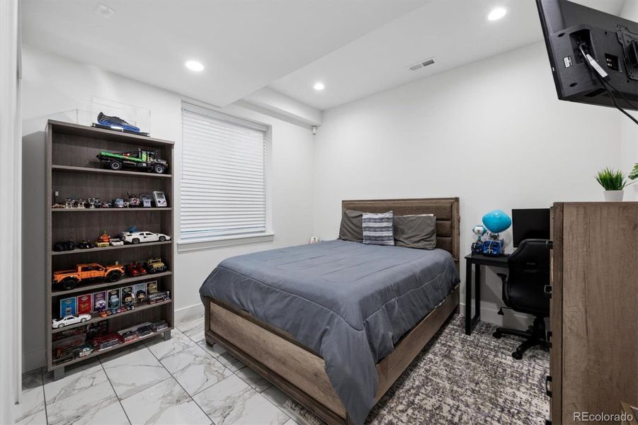 Furnished interior view inside a new home in , Aurora (Image 33).