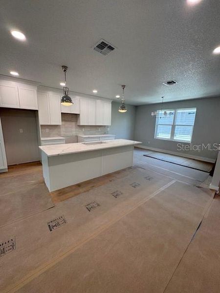 Image 10 of a home in .