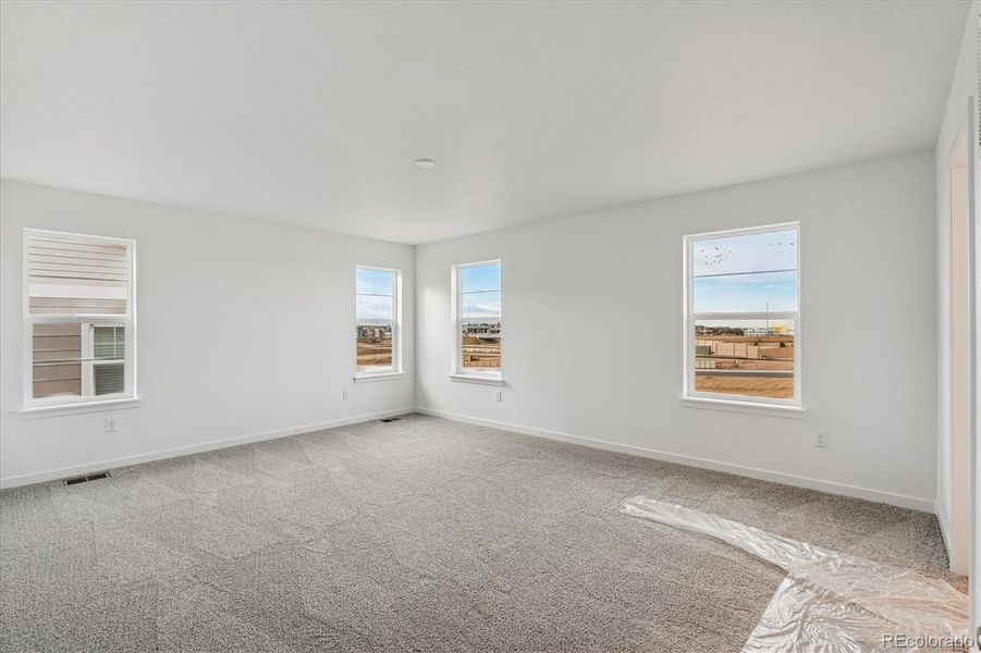 Spacious, unfurnished interior of a new home in The Summit at Meridian, Englewood (Image 12).