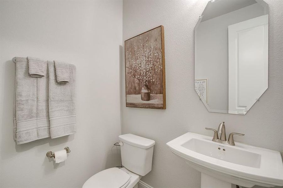 Furnished interior view inside a new home in M3 Ranch 60s, Mansfield (Image 32).