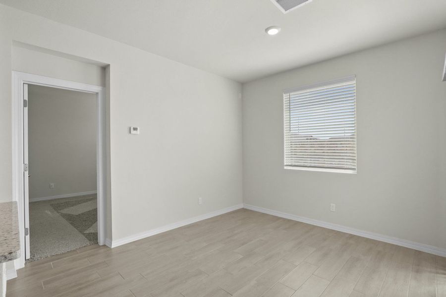 Spacious, unfurnished interior of a new home in Campo Del Sol, El Paso (Image 11).