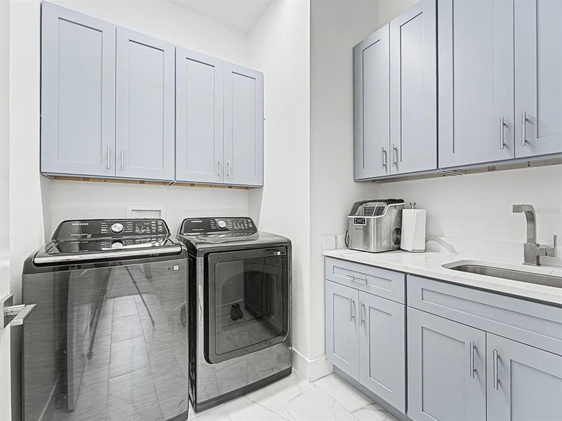 Furnished interior view inside a new home in , San Antonio (Image 10).