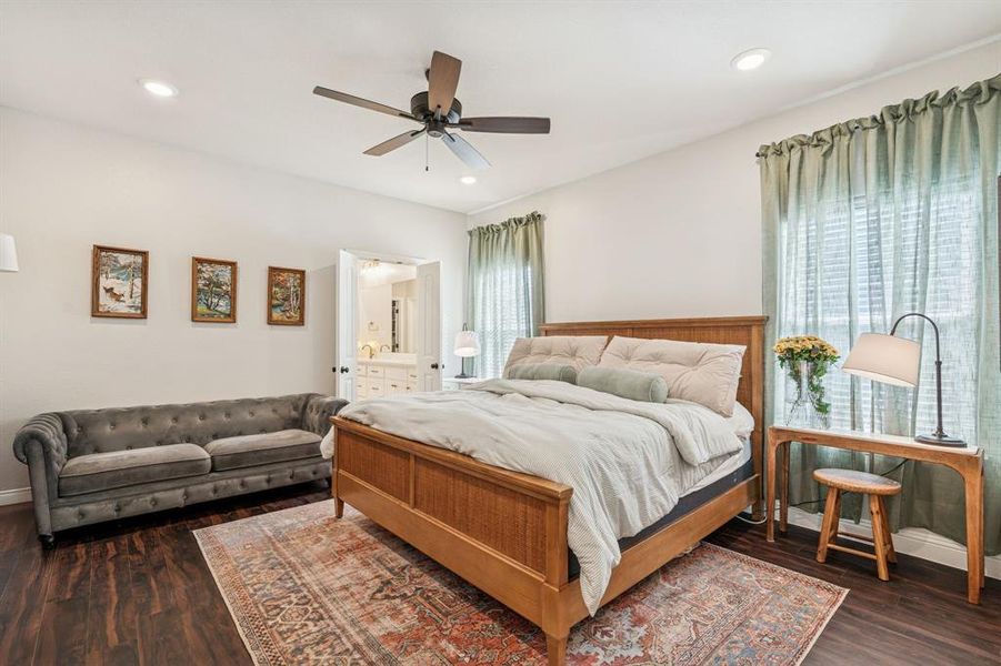 Furnished interior view inside a new home in , Burleson (Image 33). Furnished interior view inside a new home in , Burleson (Image 33).