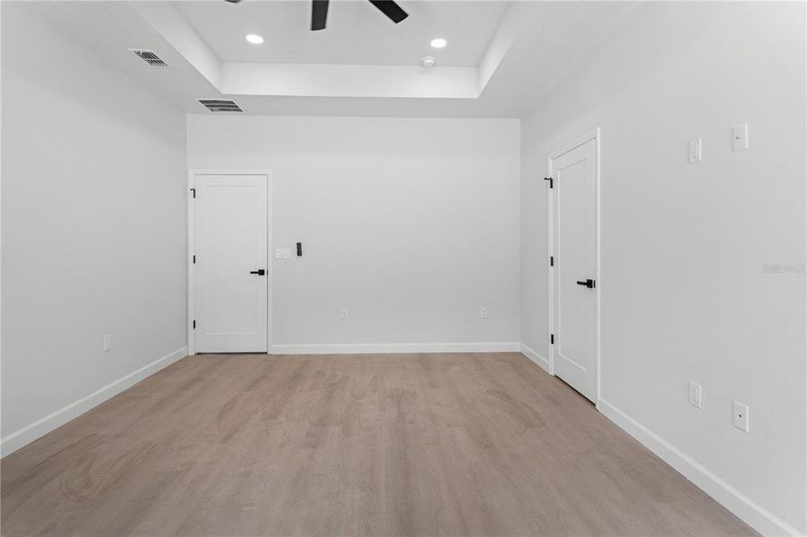 Spacious, unfurnished interior of a new home in , Chiefland (Image 20).