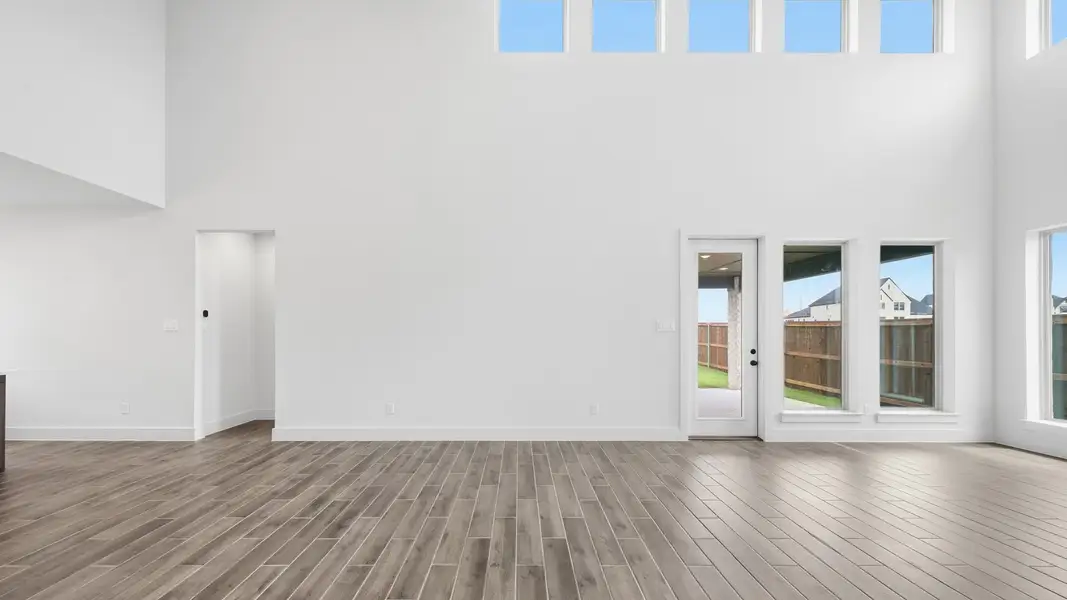 Spacious, unfurnished interior of a new home in The Parks at Wilson Creek, Celina (Image 15).