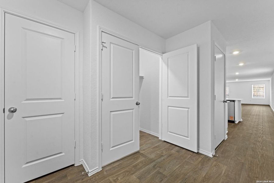 Spacious, unfurnished interior of a new home in Applewood, San Antonio (Image 17).