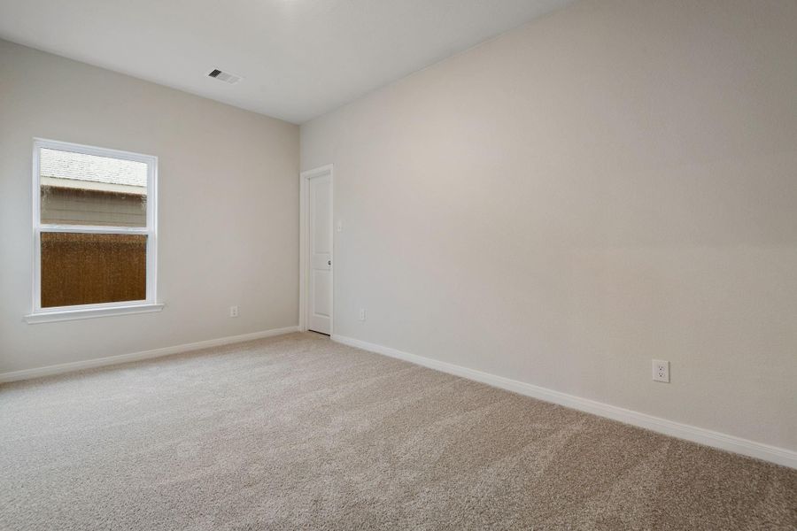 Spacious, unfurnished interior of a new home in Sweetwater Ridge, Conroe (Image 13). Spacious, unfurnished interior of a new home in Sweetwater Ridge, Conroe (Image 13).