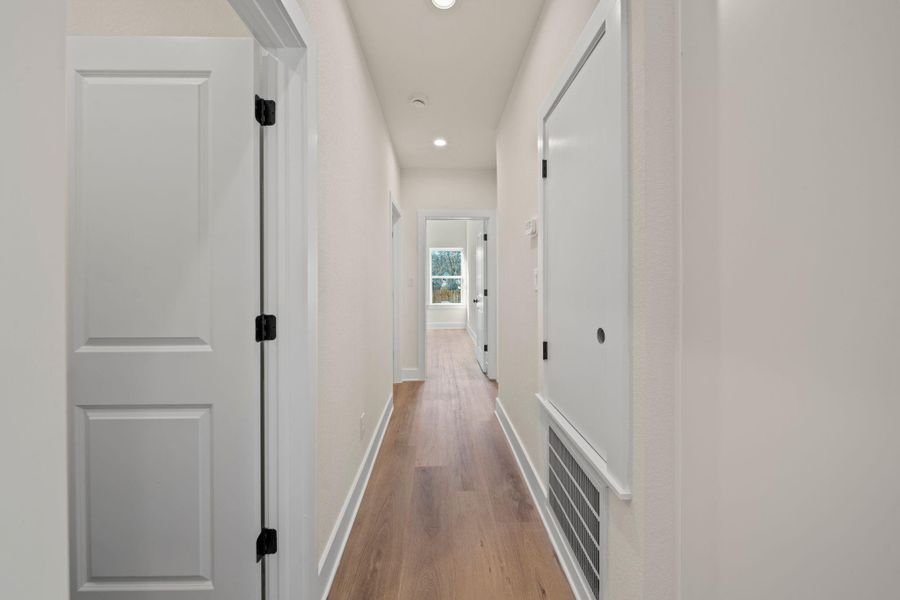 Spacious, unfurnished interior of a new home in , Houston (Image 12).