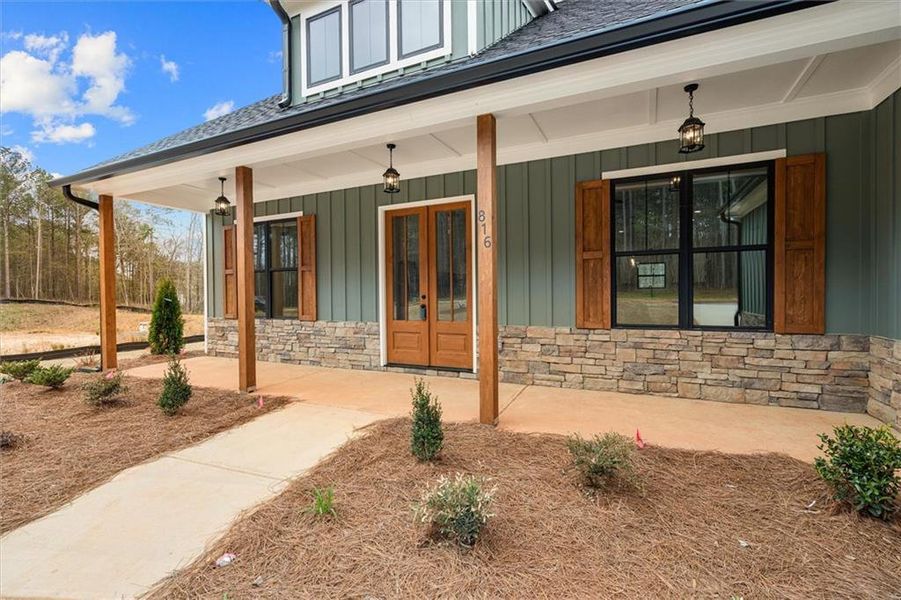 Exterior details and patio area of a home in , Rockmart (Image 4).