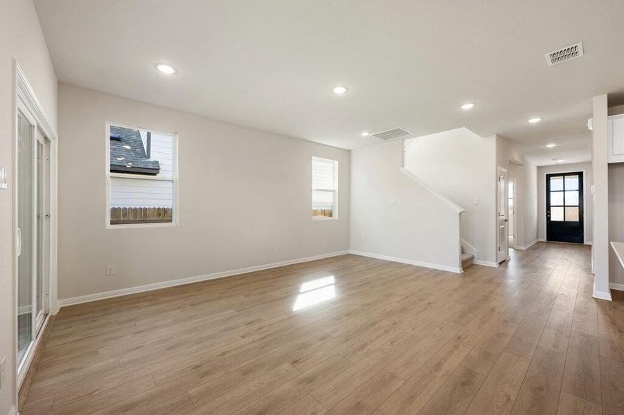 Spacious, unfurnished interior of a new home in Patterson Ranch, Georgetown (Image 20).
