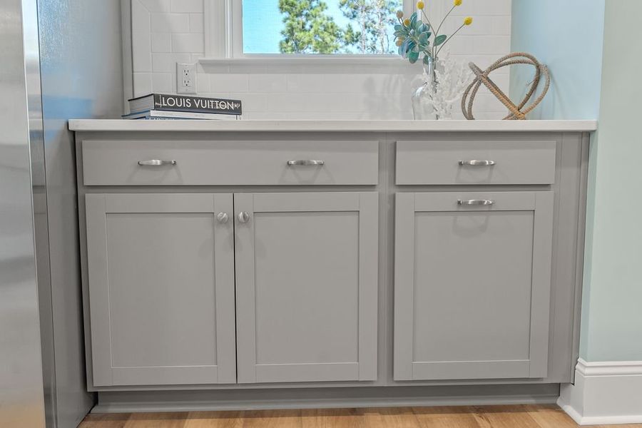 Representative interior finishes for a home built from the Salt Marsh by Bill Clark Homes in Osprey Landing, Southport (Image 19).