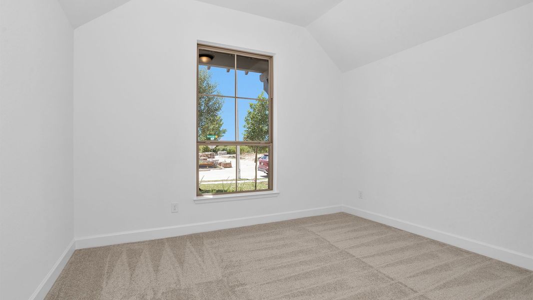 Spacious, unfurnished interior of a new home in Lakes of Cane Island, Katy (Image 24).