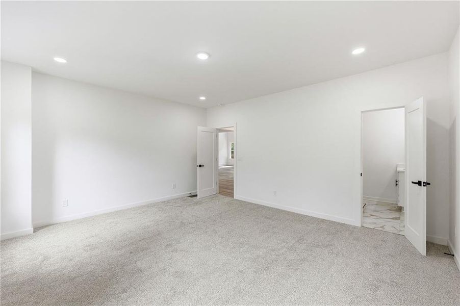 Spacious, unfurnished interior of a new home in , Gainesville (Image 25). Spacious, unfurnished interior of a new home in , Gainesville (Image 25).