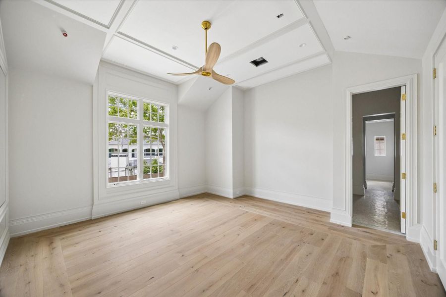 Spacious, unfurnished interior of a new home in , Houston (Image 22).