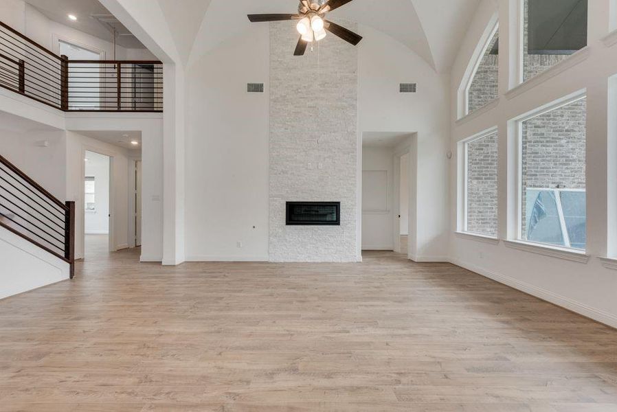 Spacious, unfurnished interior of a new home in Cedar Ridge Estates, Grand Prairie (Image 16). Spacious, unfurnished interior of a new home in Cedar Ridge Estates, Grand Prairie (Image 16).