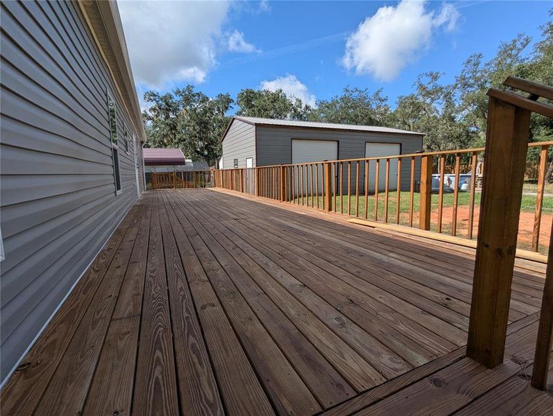 Exterior details and patio area of a home in , Lake Wales (Image 17).
