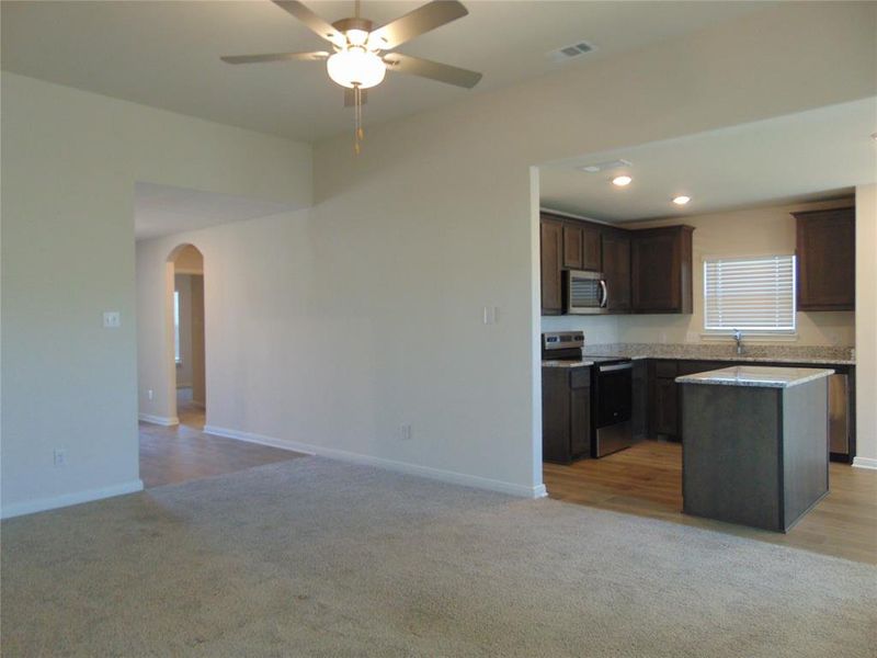 Spacious, unfurnished interior of a new home in College Park, Dallas (Image 12).