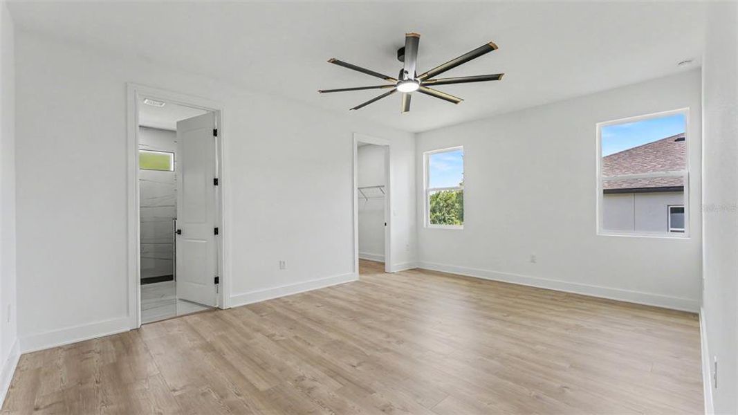 Spacious, unfurnished interior of a new home in , Davenport (Image 22).