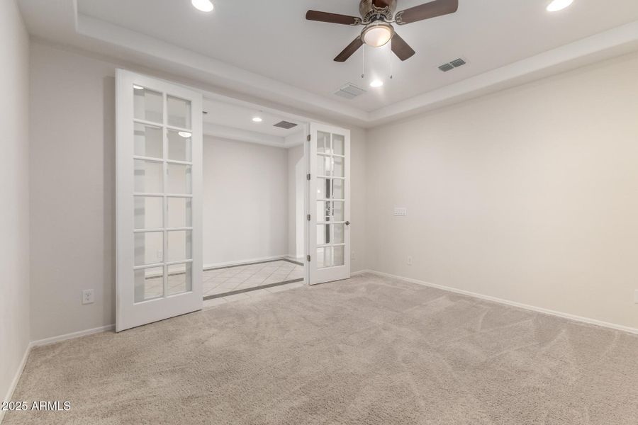 Den/Office Den/Office