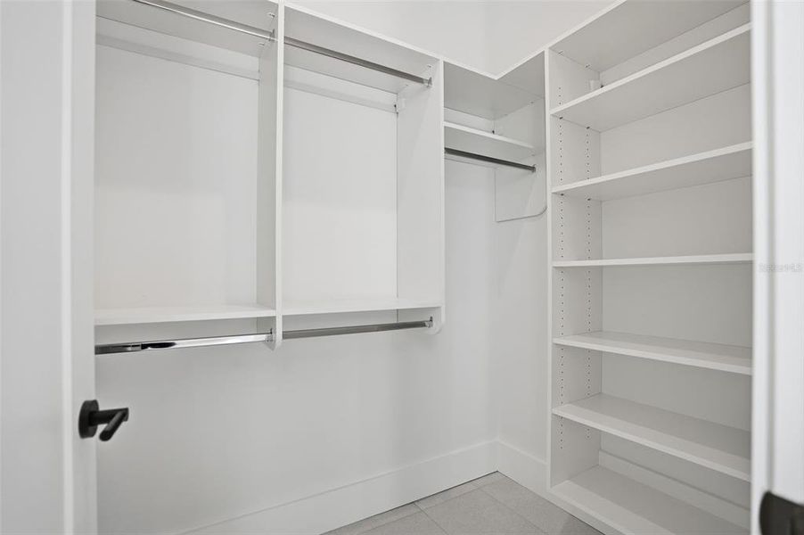 Spacious, unfurnished interior of a new home in , Tampa (Image 53).