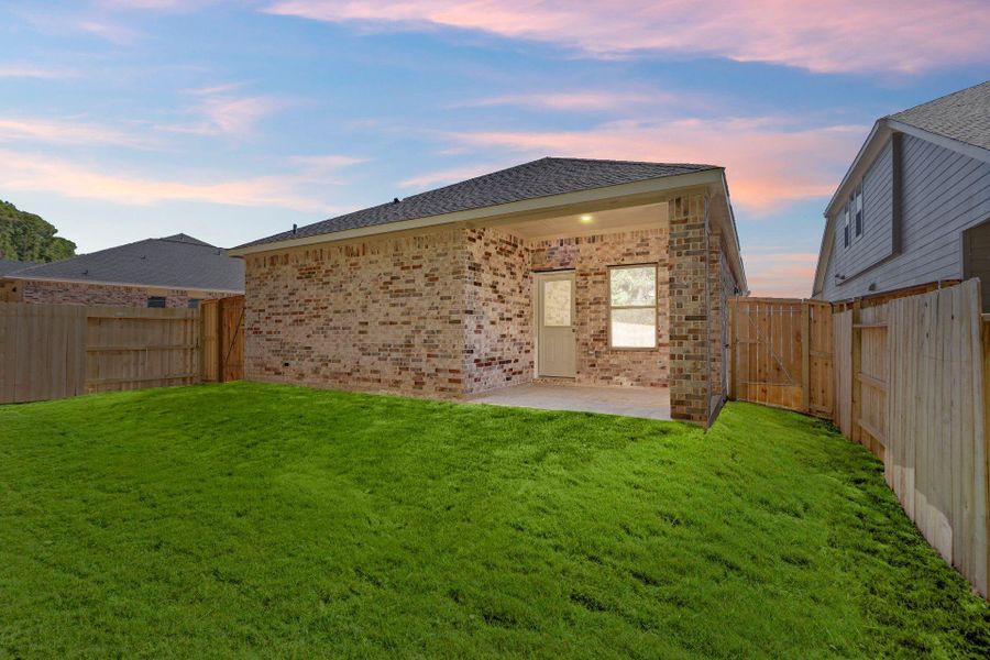 Exterior details and patio area of a home in Westridge Cove, Panorama Village (Image 4).