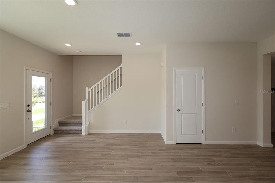 Spacious, unfurnished interior of a new home in Center Lake on the Park, St. Cloud (Image 11).