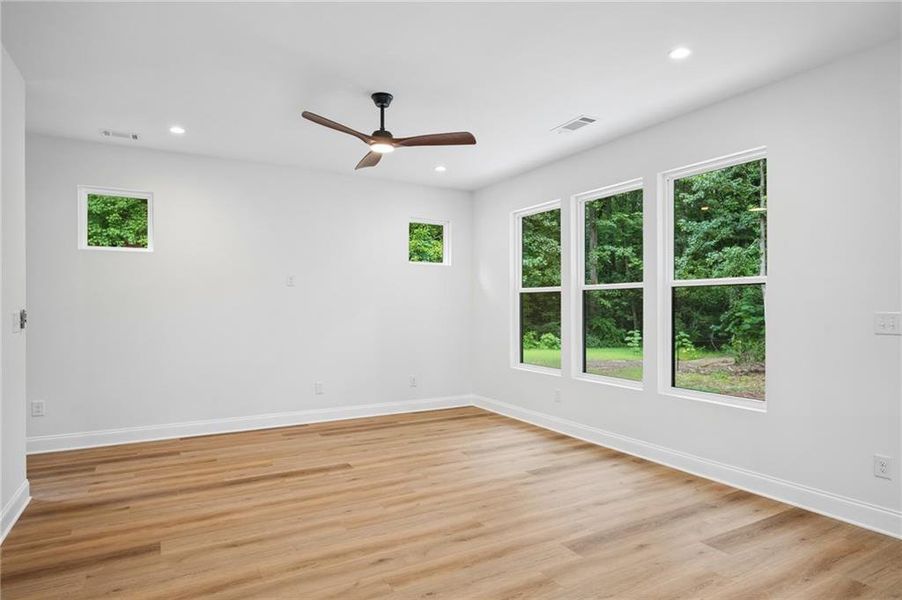 Spacious, unfurnished interior of a new home in , Atlanta (Image 25).