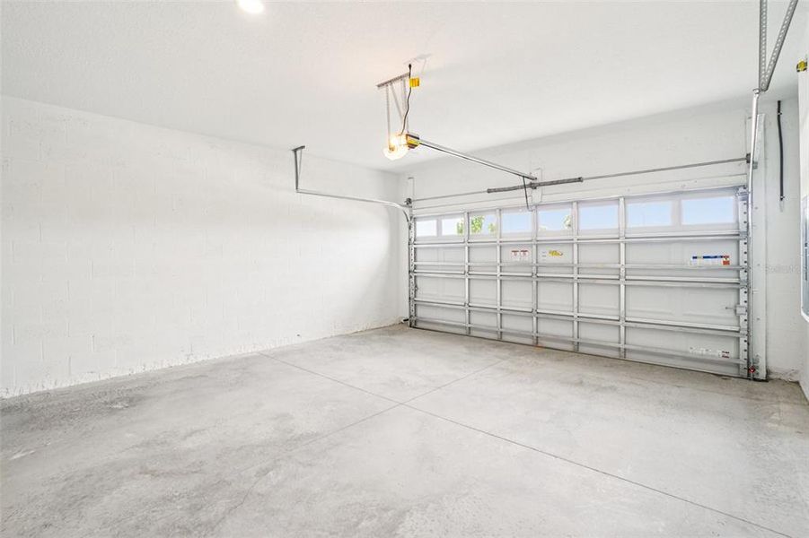 Spacious, unfurnished interior of a new home in Isla Mirada, San Antonio (Image 39).