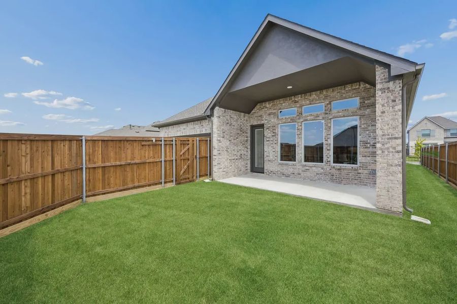 Exterior details and patio area of a home in Talia, Mesquite (Image 3).