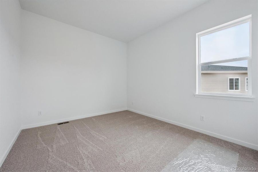 Spacious, unfurnished interior of a new home in The Aurora Highlands, Aurora (Image 15).