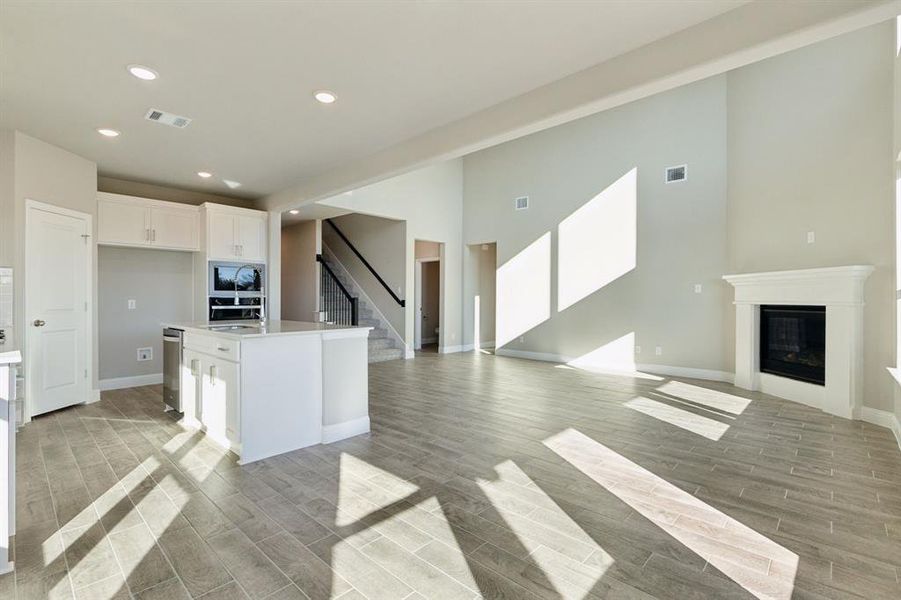 Spacious, unfurnished interior of a new home in Sicily, Princeton (Image 11).